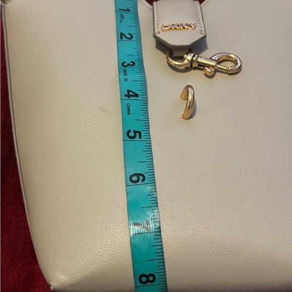 DJNY Elegant White  Taira Bucket  crossbody Bag - Picture 9 of 17